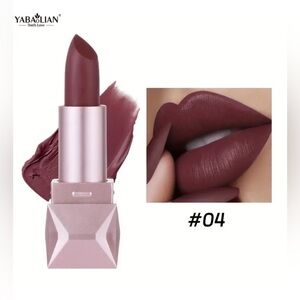 NWT Perfect Matte Lipstick #04